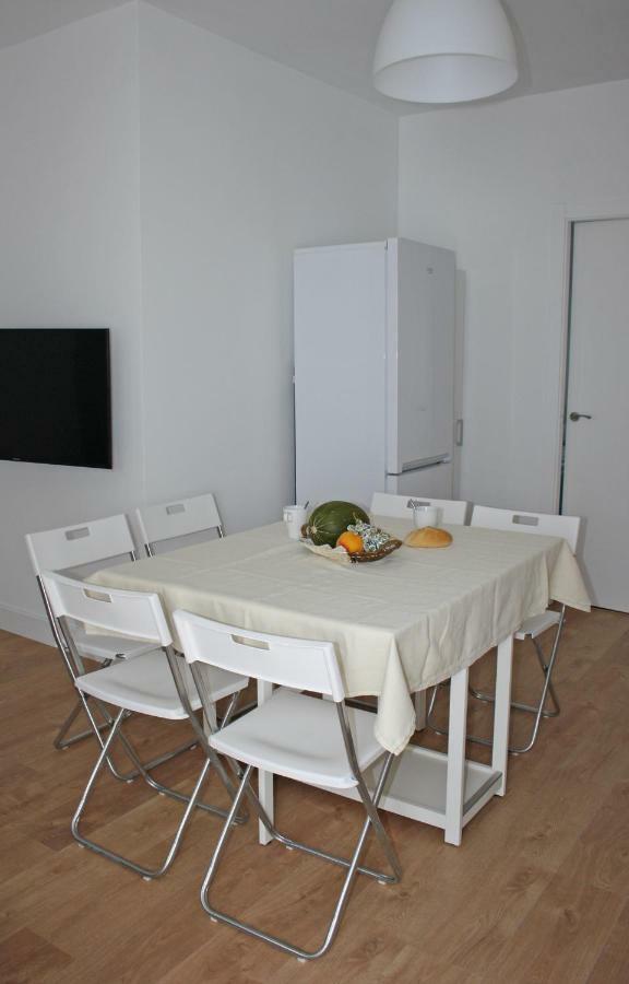 Apartamentos Angelita Plaza Beach Malaga Exterior photo
