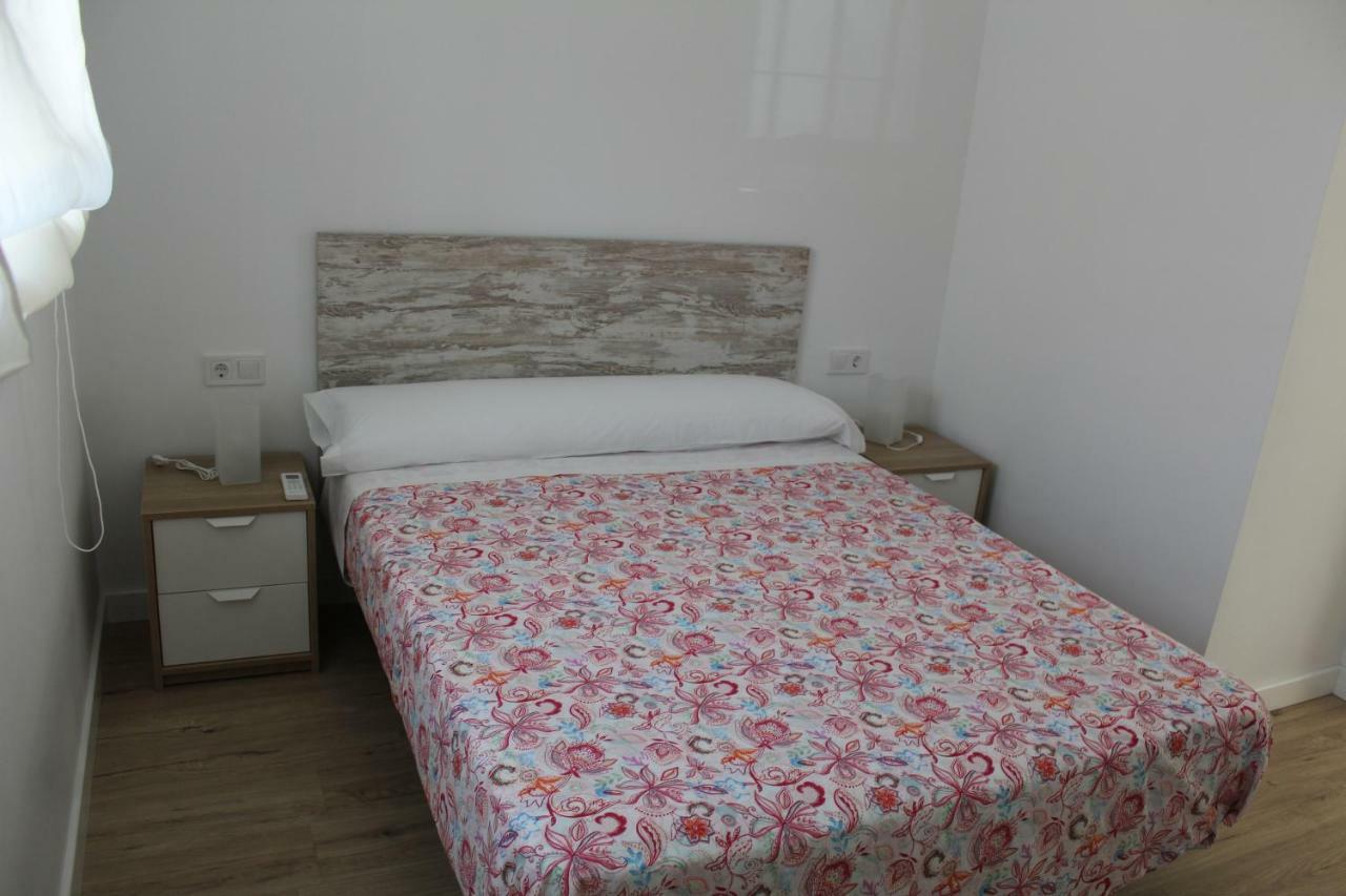 Apartamentos Angelita Plaza Beach Malaga Exterior photo